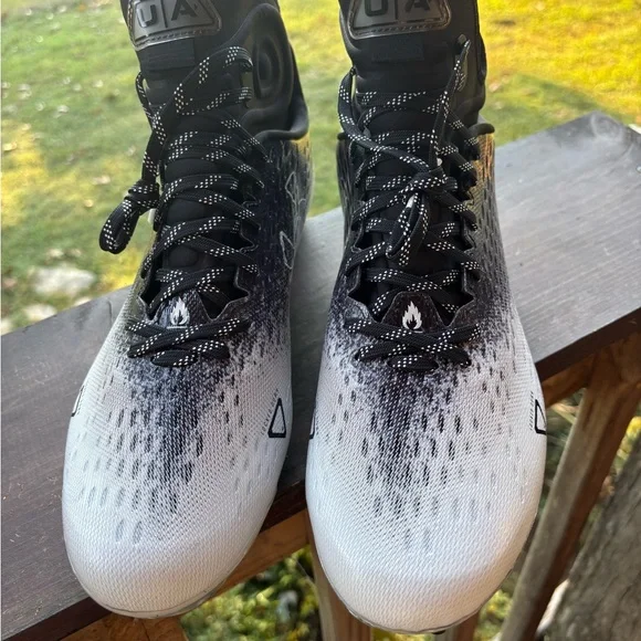 Under Armour Spotlight Lux MC‎ Football Cleats Black Gray Men’s 13